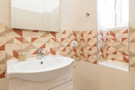 Iflat Lovely And Bright 2 Bed Flat Near Termini ローマ エクステリア 写真